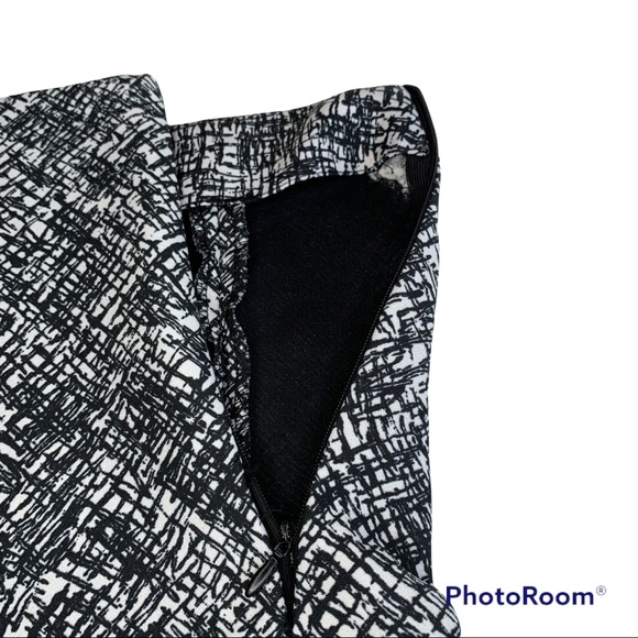 Zara Women’s Flare Black and White Mini Skirt - Picture 5 of 7